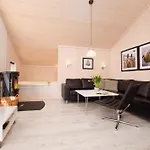 1 House B 154